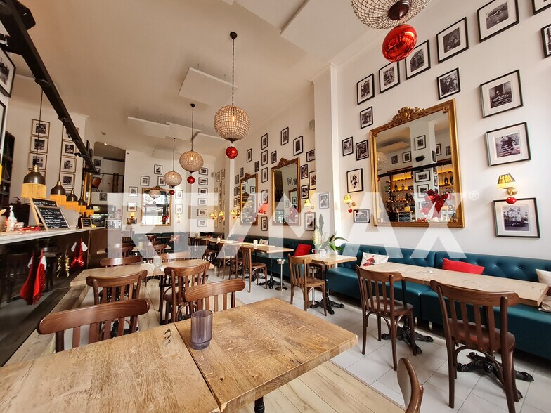 Retail in Santa Eulària des Riu, Islas Baleares for lease - Building Photo - Image 3 of 27