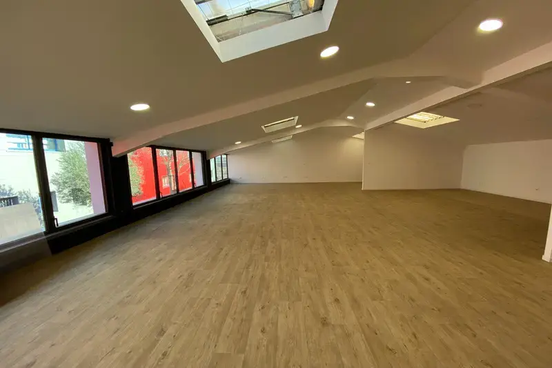 Office in Mauguio for lease Interior Photo- Image 1 of 4