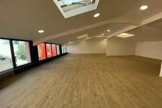 Office in Mauguio for lease Interior Photo- Image 1 of 4