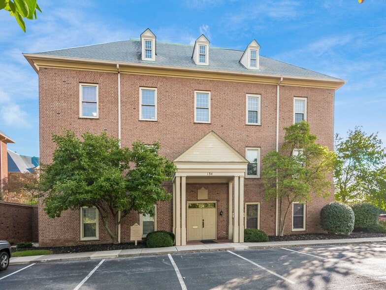 134 Northwoods Blvd, Columbus, OH for lease - Primary Photo - Image 1 of 4