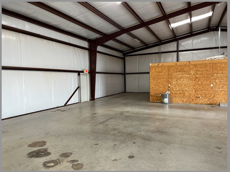 1472-1482 Champion Rd, Terrell, TX for lease - Building Photo - Image 3 of 11