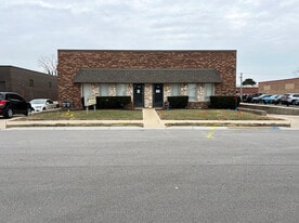 115-119 Joey Dr, Elk Grove Village IL - Warehouse