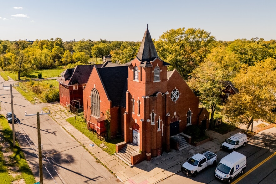4103 Cadillac Blvd, Detroit, MI for sale - Building Photo - Image 2 of 13