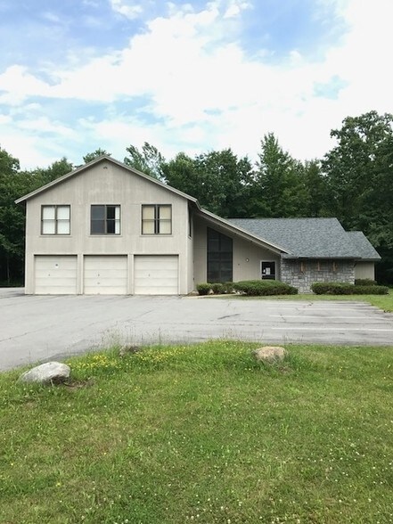 2095 Route 9, Round Lake, NY for sale - Building Photo - Image 1 of 1