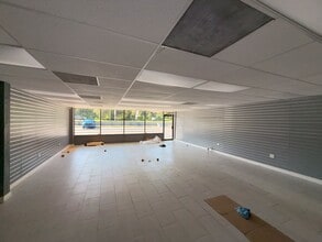 6100 W Fairfield Dr, Pensacola, FL for lease Interior Photo- Image 2 of 5