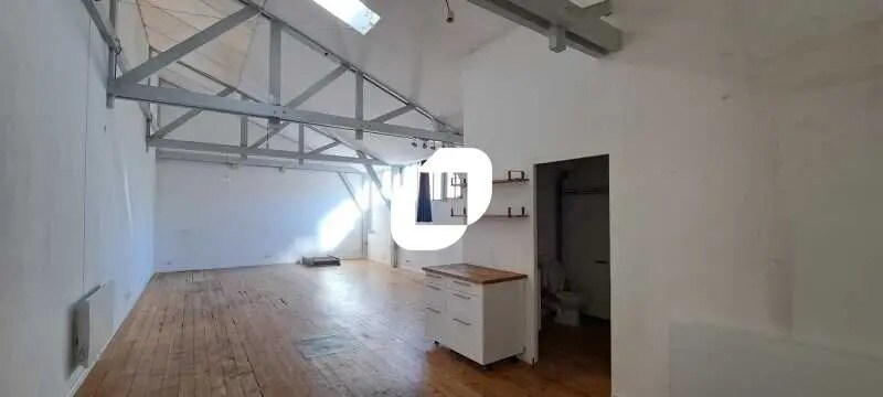 Office in Montreuil for lease Building Photo- Image 1 of 19