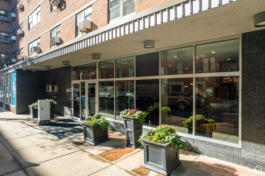 2101-2107 Walnut St, Philadelphia, PA for lease - Building Photo - Image 3 of 5