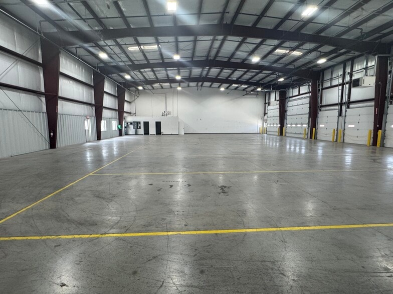 144 Western Maryland Pky, Hagerstown, MD for lease - Building Photo - Image 2 of 8