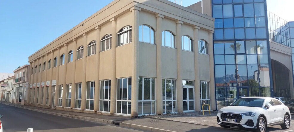 Office in La Seyne-sur-Mer for lease - Building Photo - Image 2 of 8