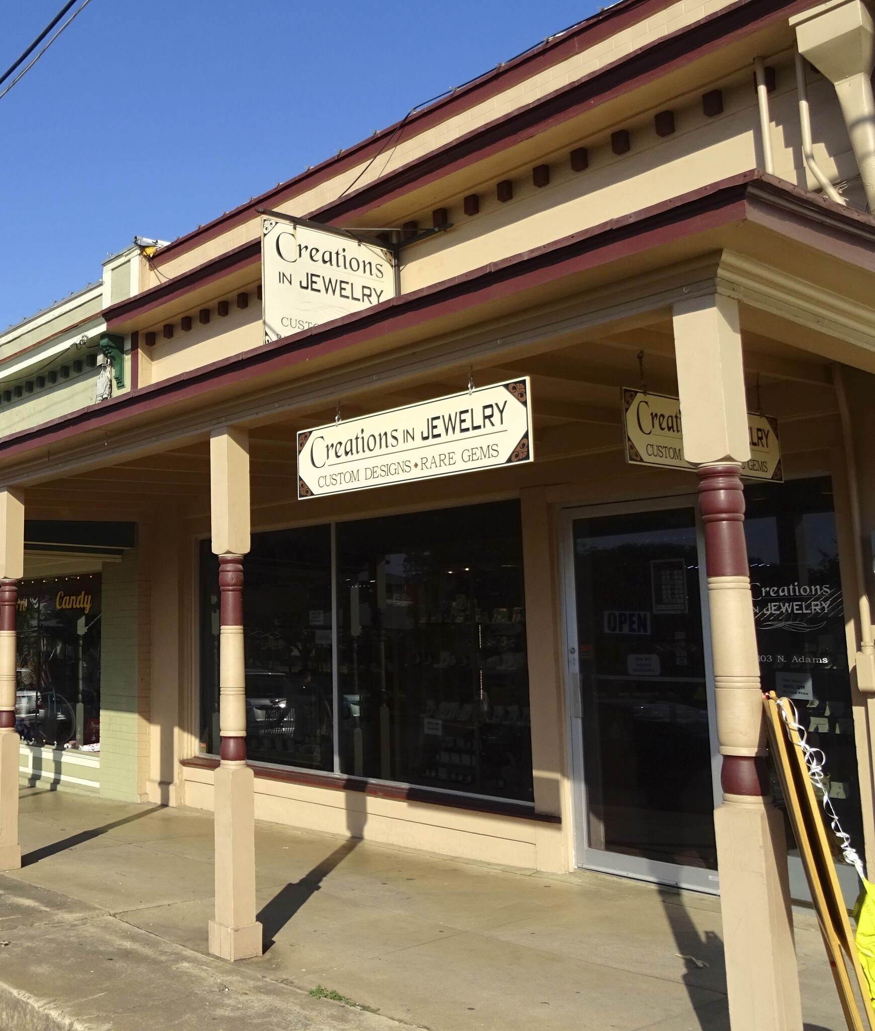 103 N Adams St, Fredericksburg, TX for sale Primary Photo- Image 1 of 1