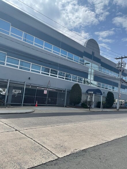 20 W Lincoln Ave, Valley Stream, NY for lease - Building Photo - Image 3 of 6