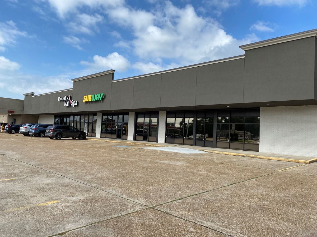4444 Lake St, Lake Charles, LA for lease Primary Photo- Image 1 of 4