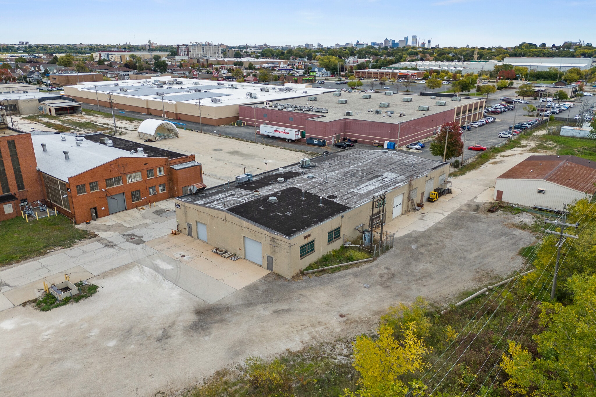 4700B W Mitchell St, Milwaukee, WI for lease Building Photo- Image 1 of 4