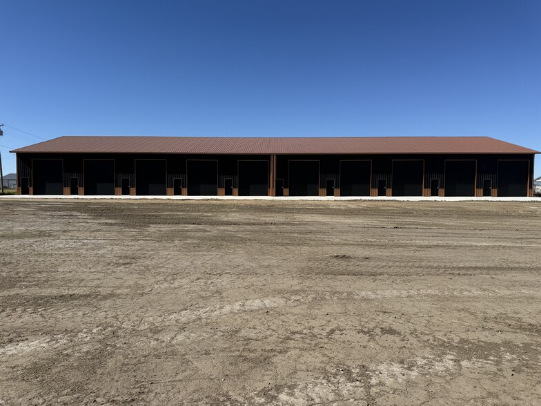 4355 Chambers Dr, Garden City, KS for lease - Building Photo - Image 3 of 5