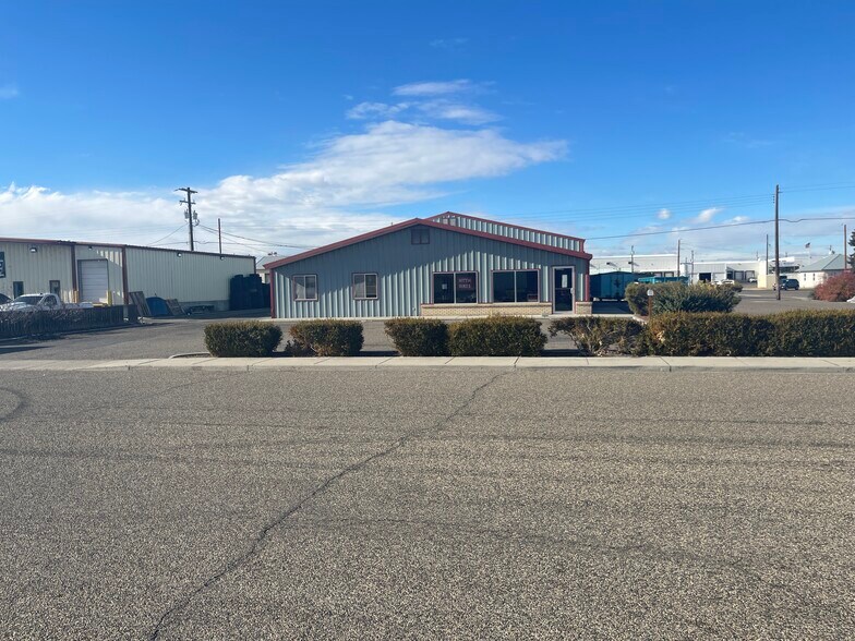 215 SE 3rd St, Ontario, OR for sale - Building Photo - Image 1 of 1