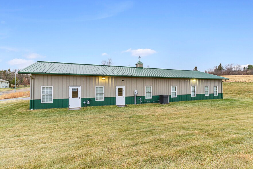 S1095 Westland Dr E, Spring Valley, WI 54767