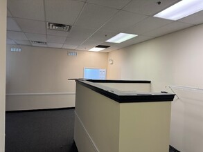 1320-1372 W Algonquin Rd, Arlington Heights, IL for lease Interior Photo- Image 1 of 3