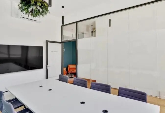 Office in Paris for lease - Interior Photo - Image 3 of 5