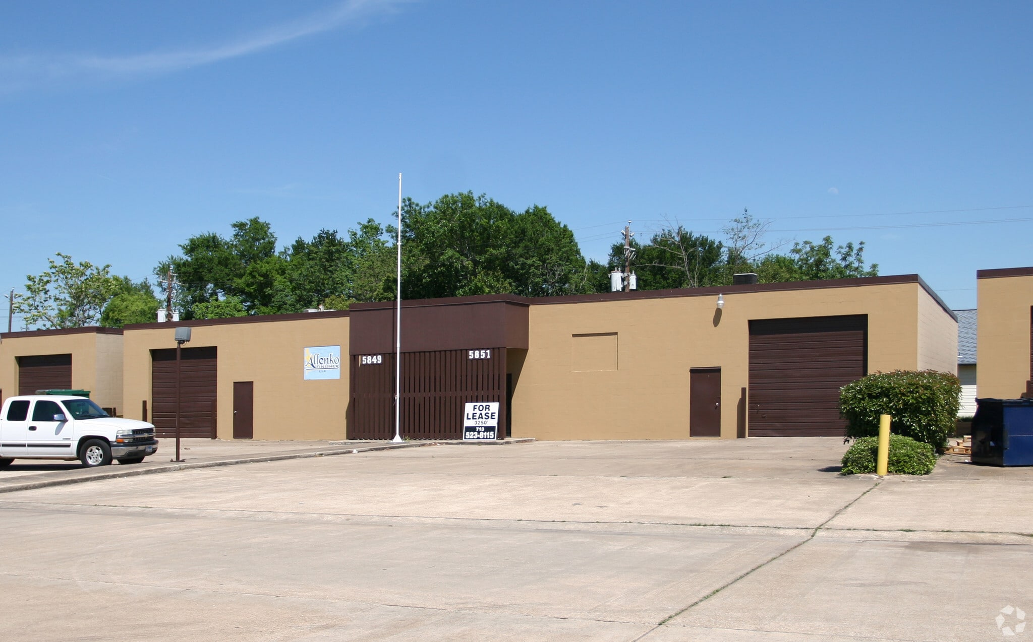 5849-5891 W 34th St, Houston, TX for lease Building Photo- Image 1 of 12