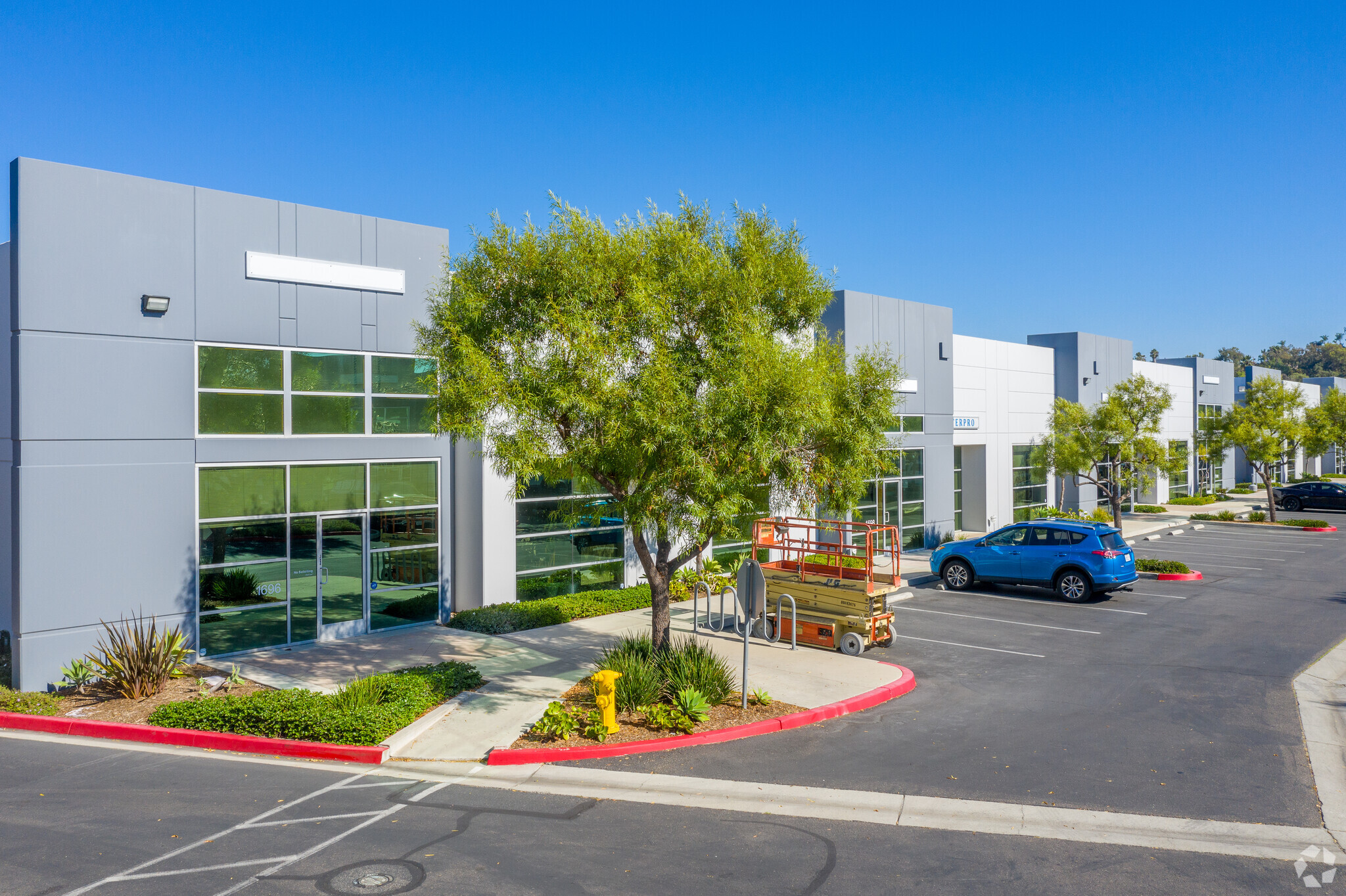 1694-1704 Ord Way, Oceanside, CA for lease Primary Photo- Image 1 of 4