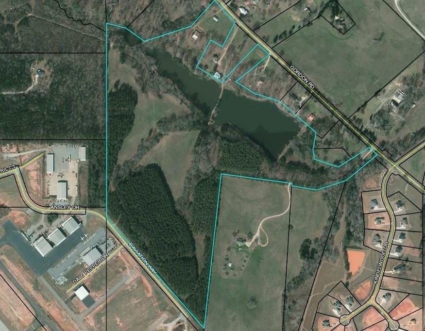 307 Gordon Rd, Newnan, GA 30263