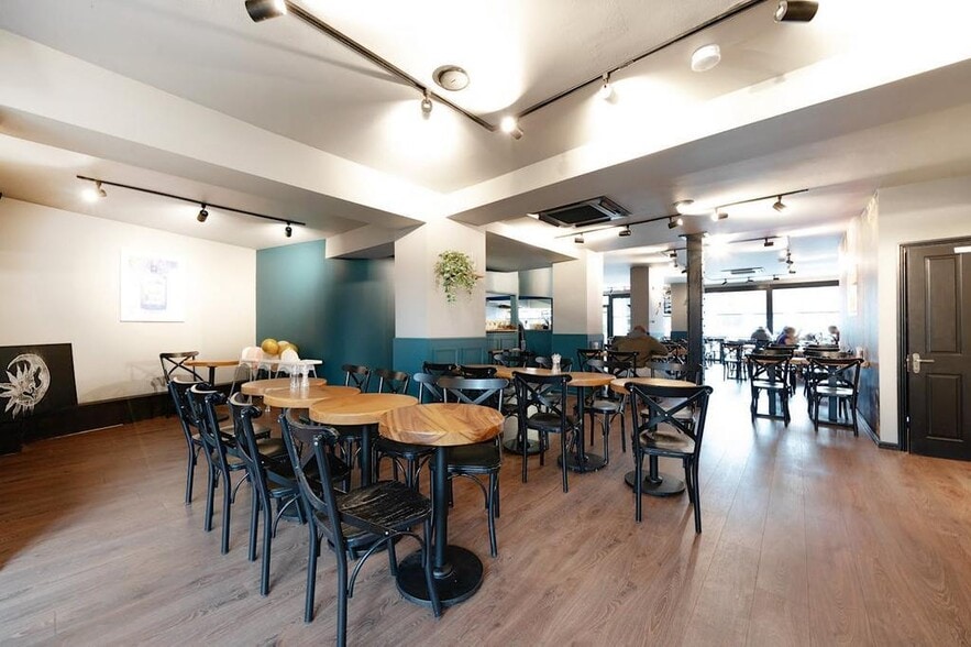 44-46 High Rd, London for lease - Building Photo - Image 3 of 16