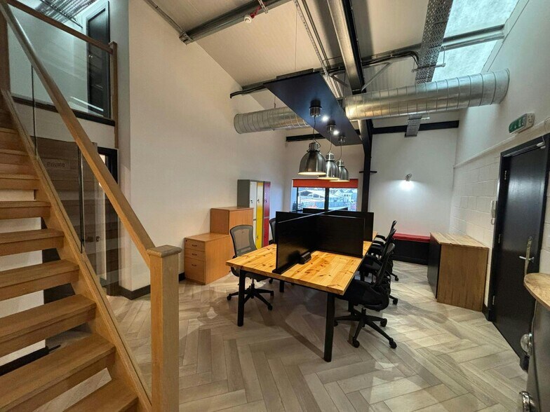 100-120 Carnegie Rd, Glasgow for lease - Building Photo - Image 2 of 4