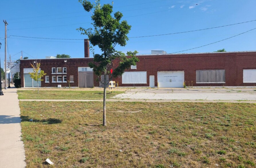 1144 3rd St, Muskegon, MI for sale - Building Photo - Image 3 of 14