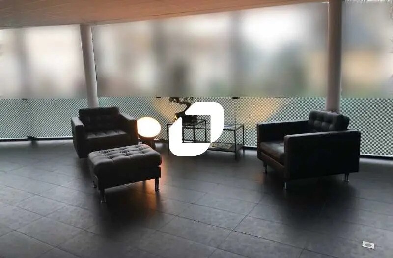 Office in Bordeaux for lease - Interior Photo - Image 1 of 13