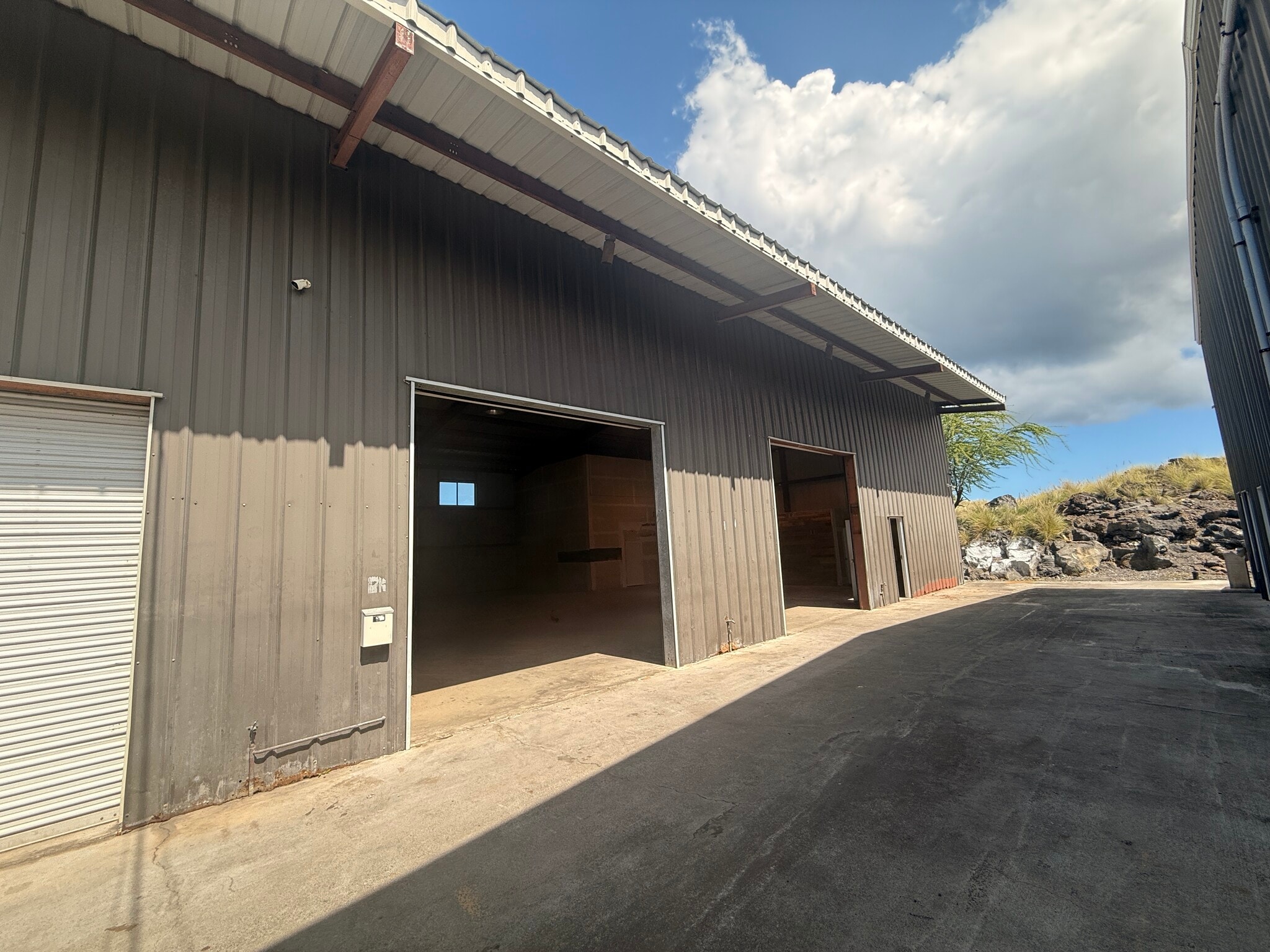 73-4081 Hulikoa Dr, Kailua Kona, HI for lease Building Photo- Image 1 of 4