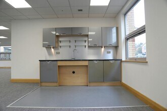 Turnberry Park Rd, Morley for lease Interior Photo- Image 2 of 3