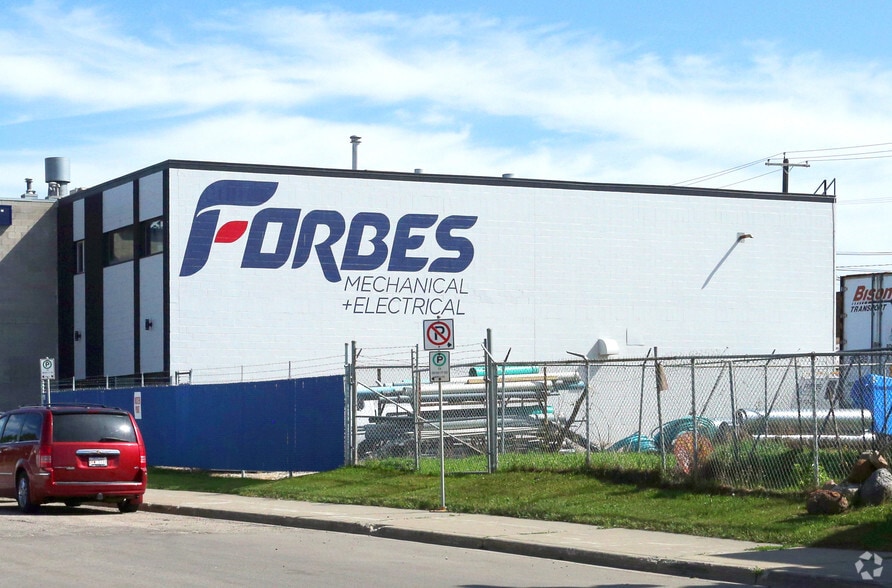 12323 67th St NW, Edmonton, AB for sale - Primary Photo - Image 1 of 1