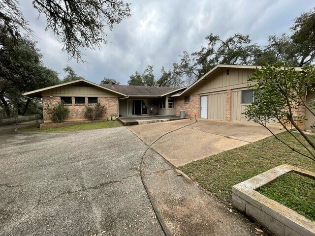 8191 US 290 portfolio of 2 properties for sale on LoopNet.com Building Photo- Image 1 of 5