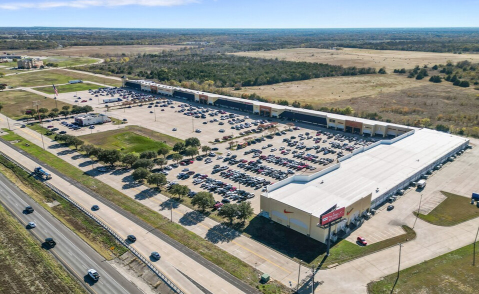 301 Tanger Dr, Terrell, TX for sale - Building Photo - Image 1 of 10