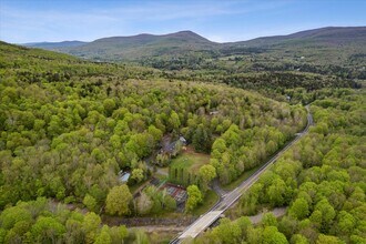 48 Clover Rd