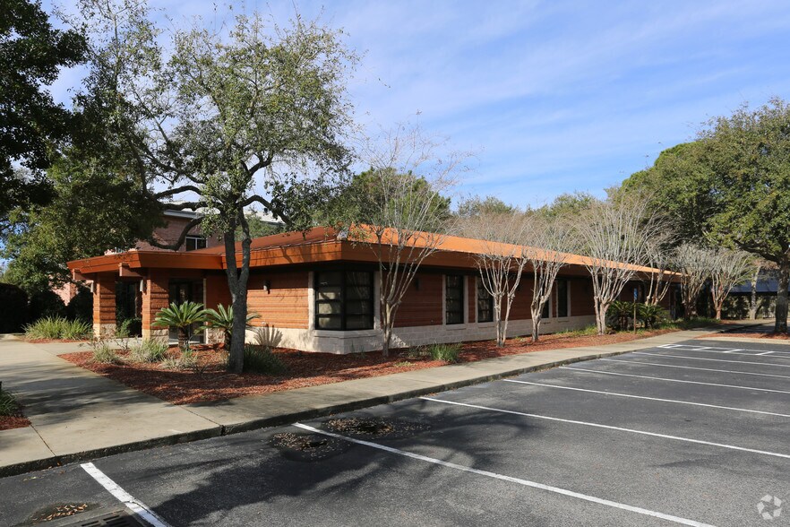 1120 Eglin Pky, Shalimar, FL for sale - Primary Photo - Image 1 of 1