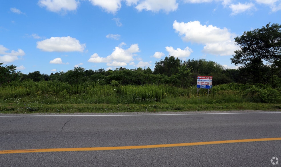 138 Lockhart Rd, Barrie, ON for sale - Primary Photo - Image 1 of 1