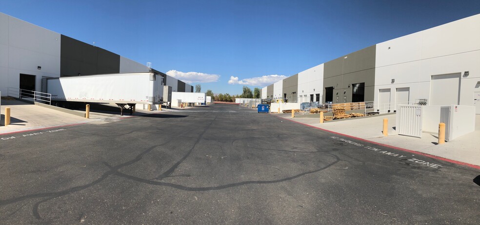 7485 Dean Martin Dr, Las Vegas, NV for lease - Building Photo - Image 3 of 5