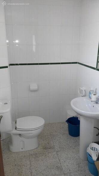 Retail in Cáceres for sale - Building Photo - Image 3 of 5