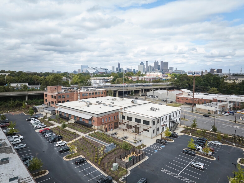 565 Northside Dr, Atlanta, GA for lease - Building Photo - Image 2 of 25