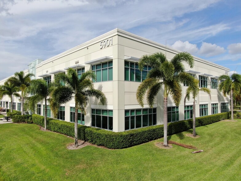 5901 N Honore Ave, Sarasota, FL for lease - Building Photo - Image 3 of 7