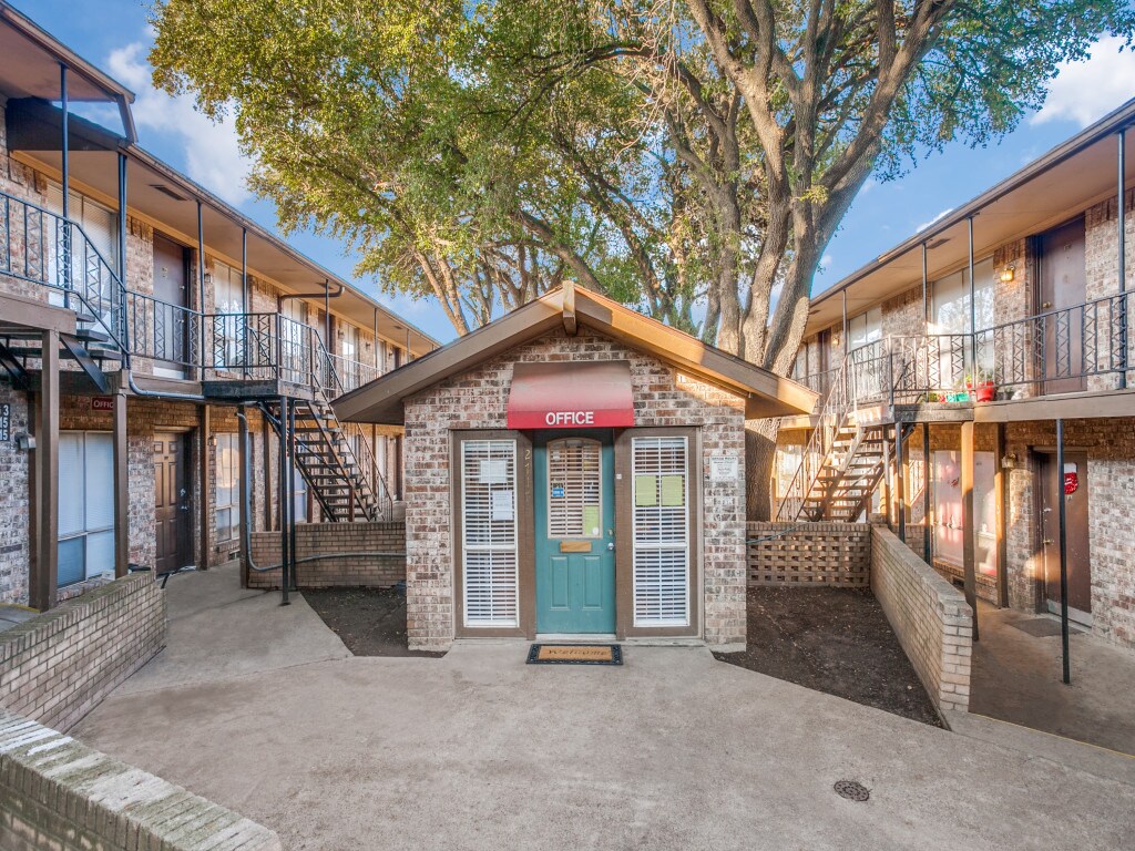 27172727 W Jefferson Blvd, Dallas, TX 75211