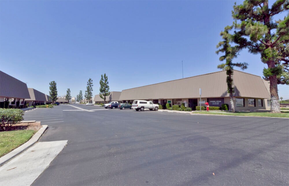 9302-9308 Narnia Dr, Riverside, CA for lease Interior Photo- Image 1 of 11