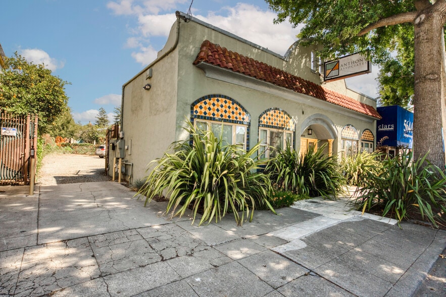 5666 Telegraph Ave, Oakland, CA for lease - Primary Photo - Image 1 of 34