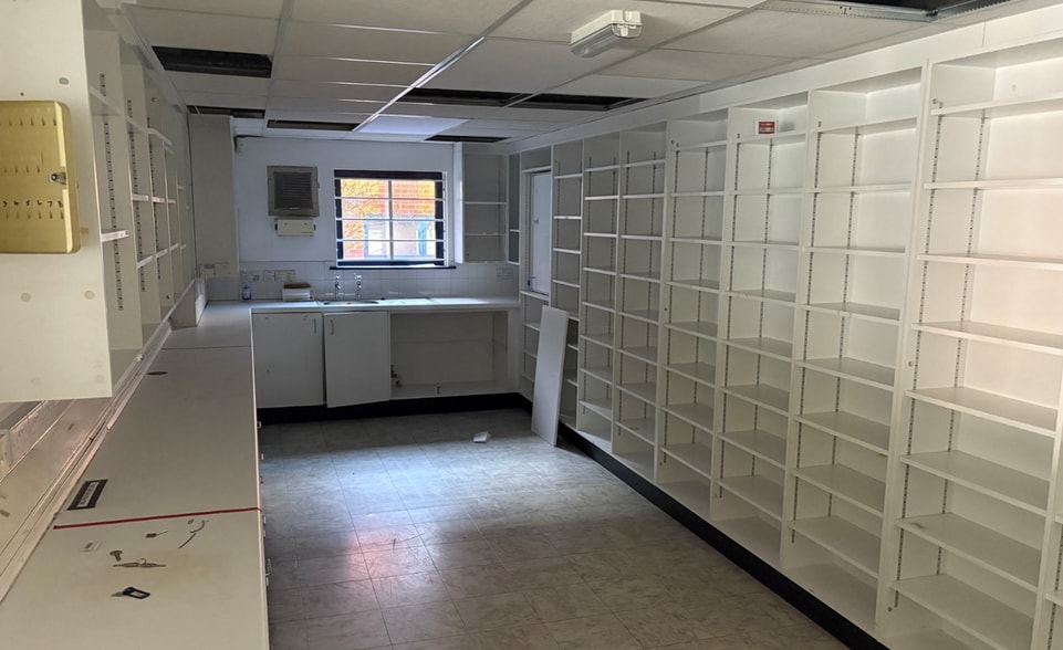 103-113 Ravenhill Rd, Belfast for lease - Interior Photo - Image 3 of 8