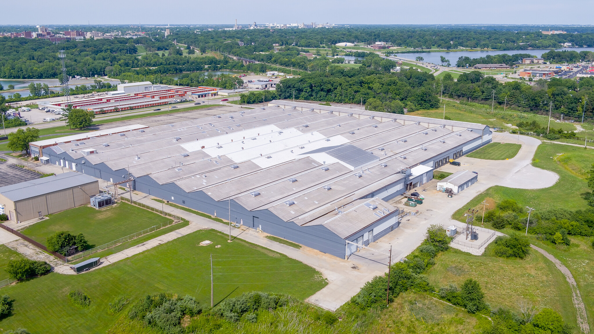 625-707 W South Side Dr, Decatur, IL 62521 - Industrial for Sale | LoopNet