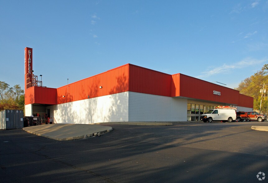 1400 Reading Rd, Cincinnati, OH for sale - Primary Photo - Image 2 of 5