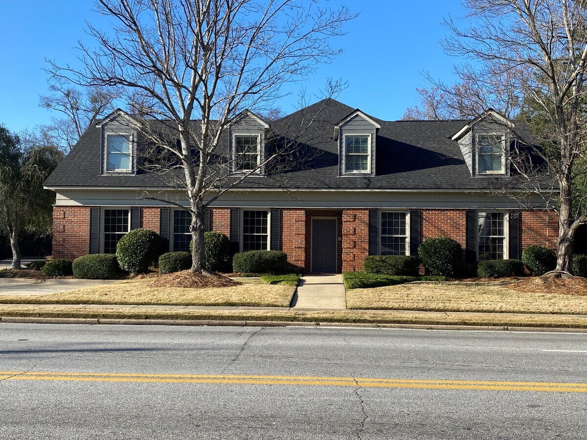 1425 Wynnton Rd, Columbus, GA 31906