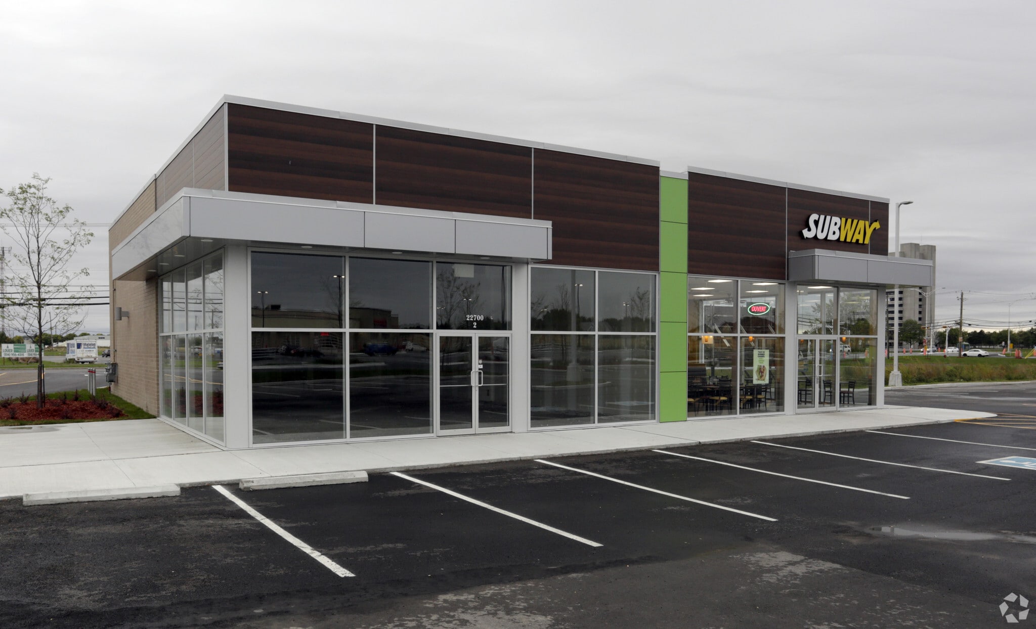 22700 Ch Dumberry, Vaudreuil-dorion, QC for sale Primary Photo- Image 1 of 1