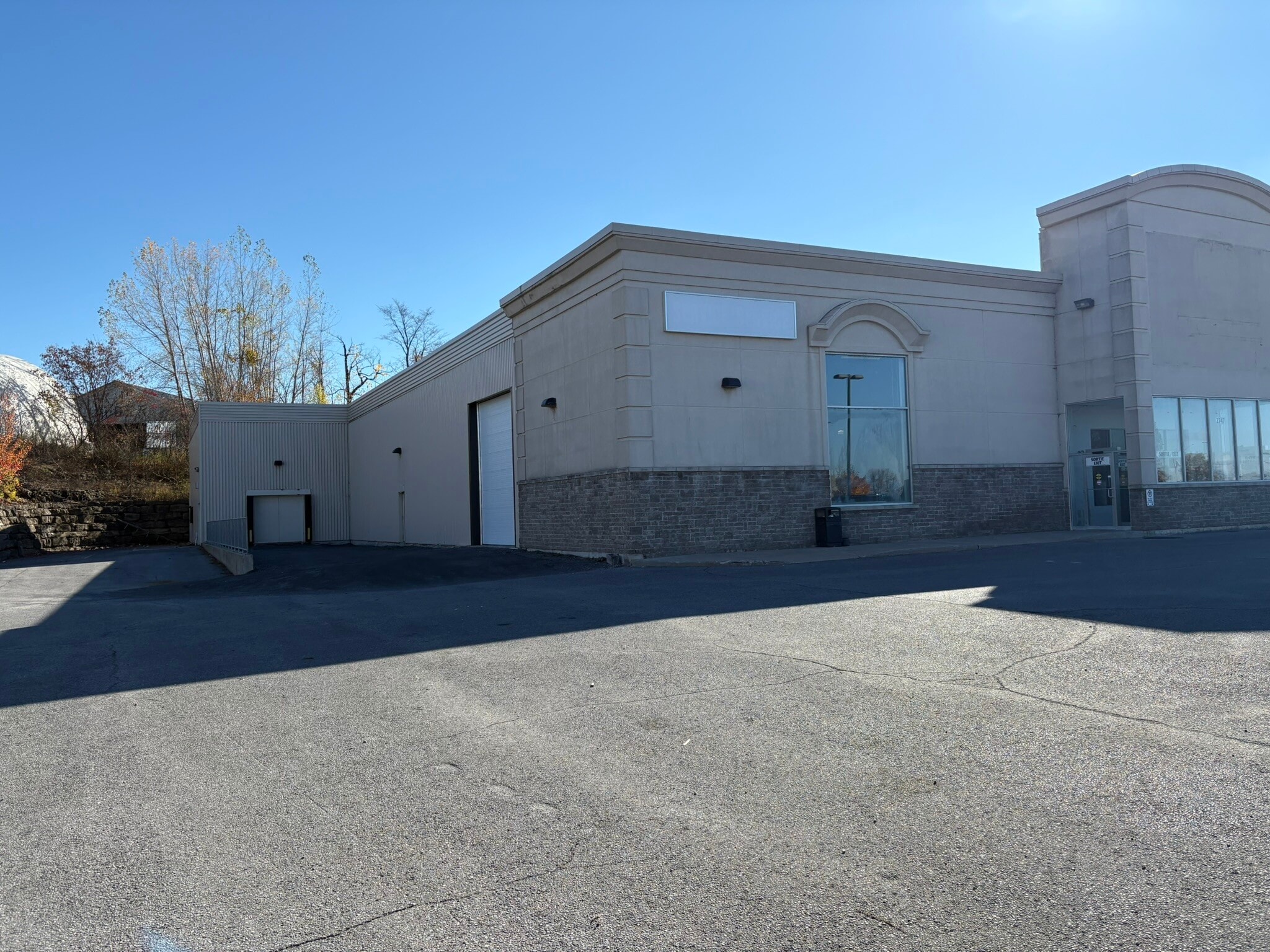 2724 Chamberland St, Rockland, ON for lease Building Photo- Image 1 of 30